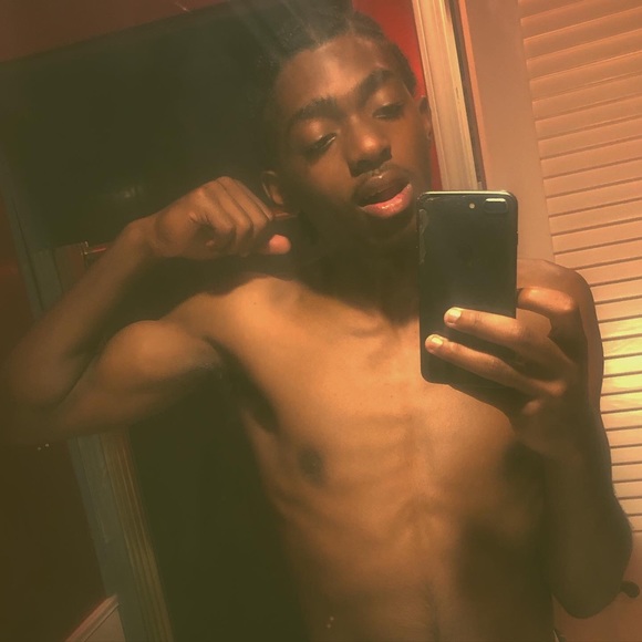 Meet your Posher, Ar'marion - Picture 3 of 3